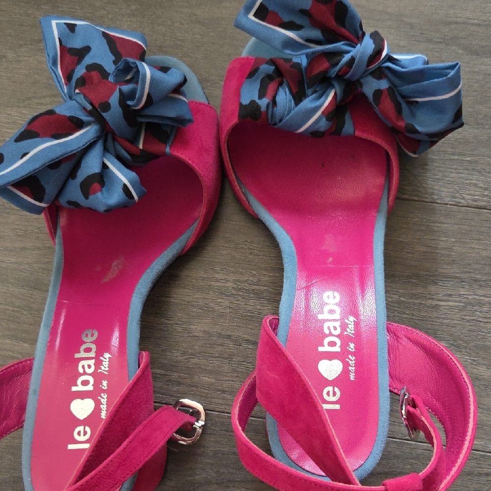 Fuchsia Sandals with Bow Detail